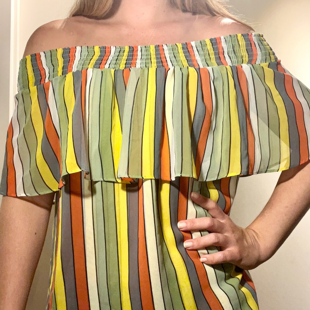 FUN CAbi Summery/Miami Style Off-Shoulder Top